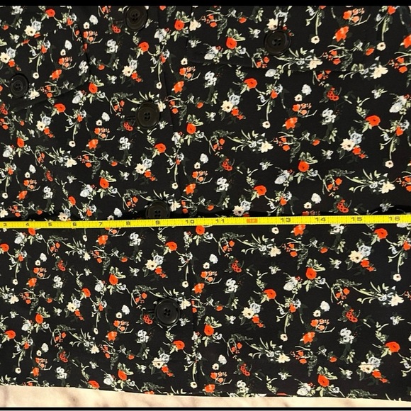 Aritzia Skirt - Picture 9 of 10